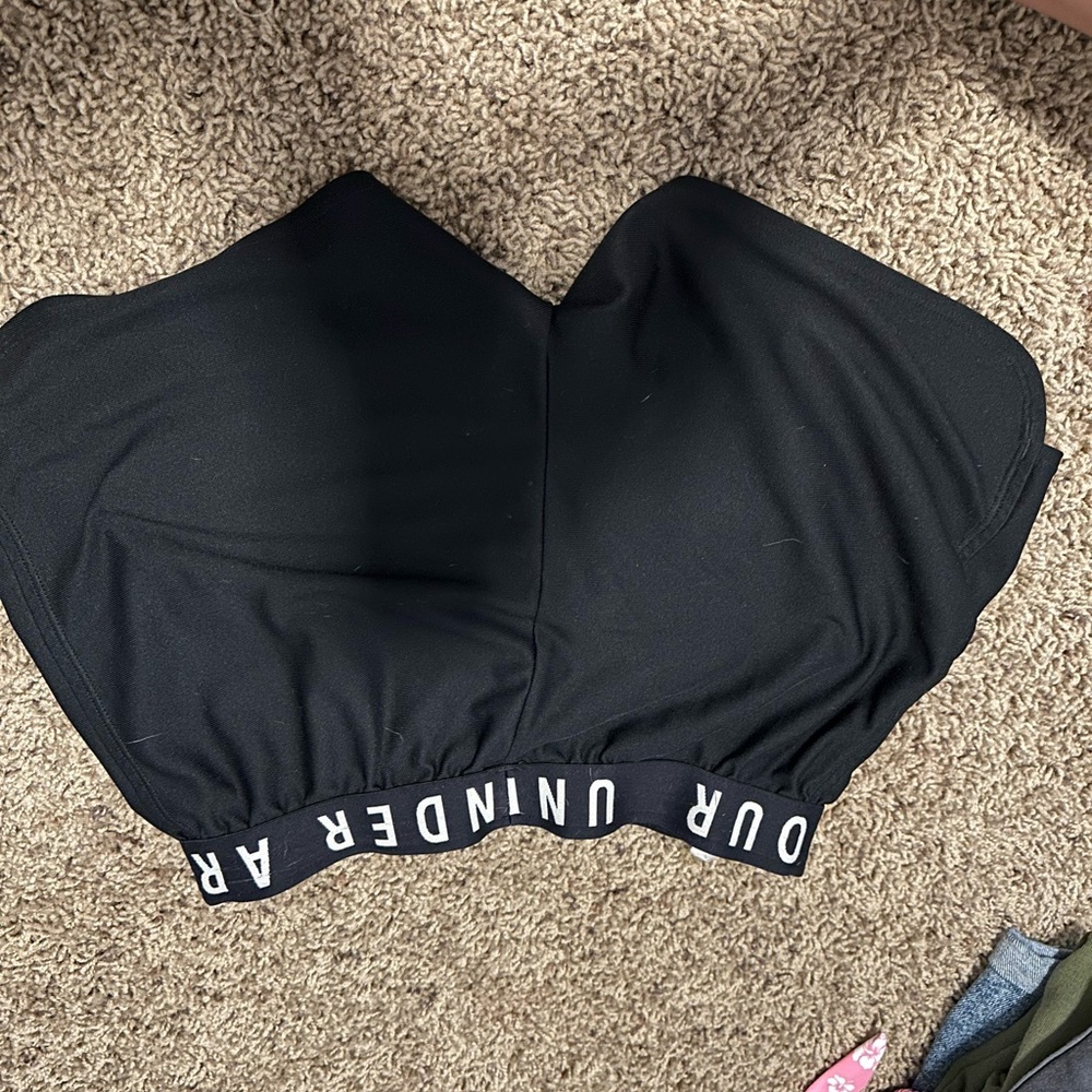 Shorts - Picture 2 of 3